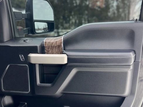 Used 2017 Ford F350 Lariat w/ Lariat Ultimate Package image 23