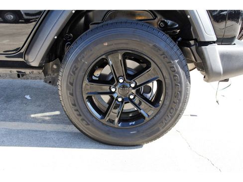 Used 2023 Jeep Wrangler Sport image 29