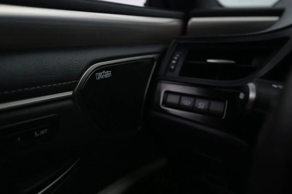 Used 2024 Lexus ES 350 F Sport w/ Accessory Package (Z2) FWD image 21