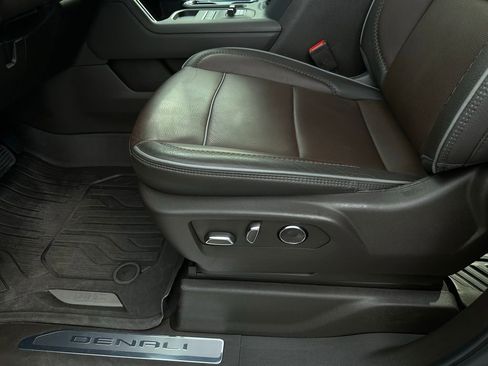 Used 2025 GMC Sierra 2500 Denali w/ Denali Reserve Package image 12