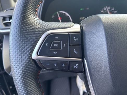 Used 2023 Toyota Sienna XSE image 7