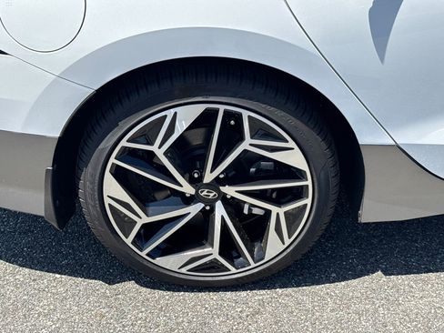 New 2025 Hyundai Ioniq 6 SEL RWD image 17