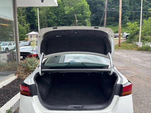 Used 2025 Nissan Altima 2.5 SV FWD image 32