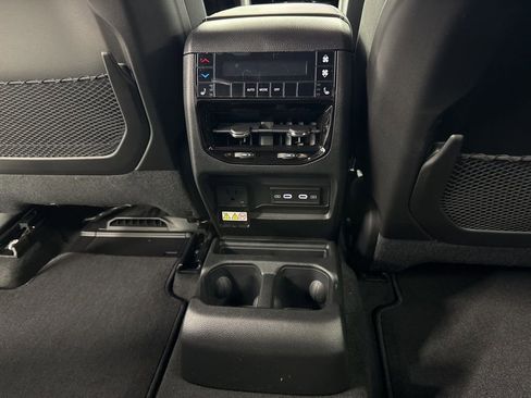 New 2026 Jeep Grand Cherokee L Limited AWD/4WD image 17