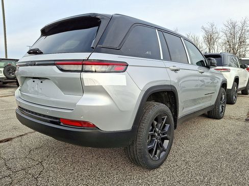 New 2025 Jeep Grand Cherokee Limited image 3