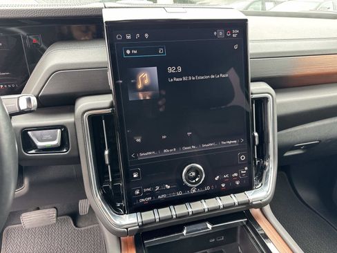 Used 2025 GMC Yukon Denali image 25