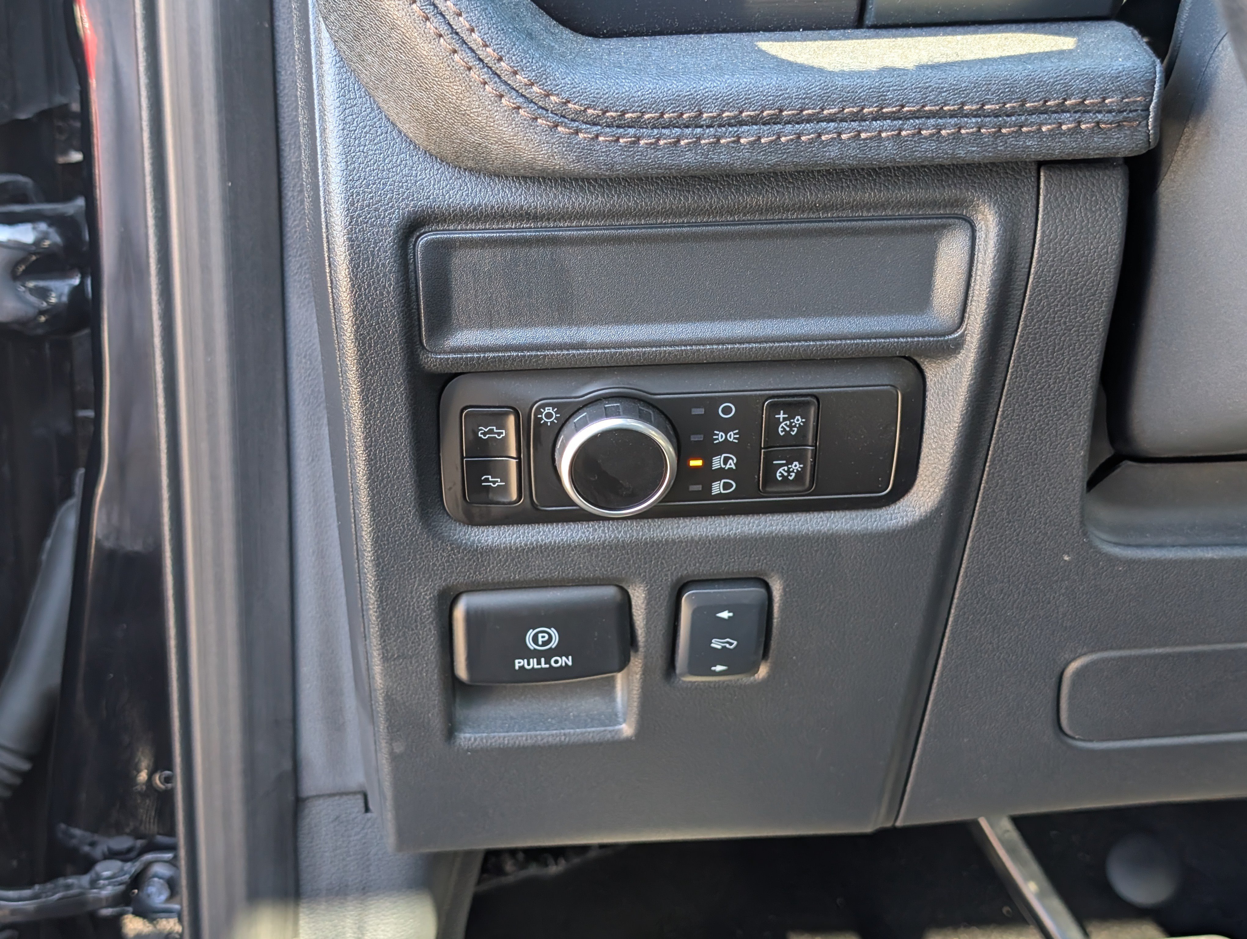 Certified 2025 Ford F150 Lightning Lariat AWD/4WD image 25