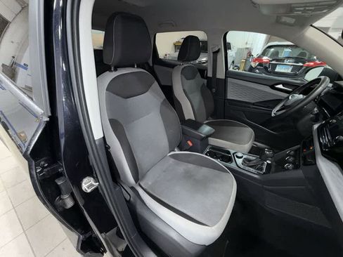 Used 2023 Volkswagen Taos S image 16