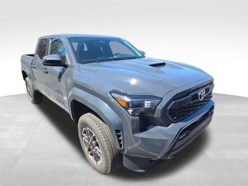 Used 2025 Toyota Tacoma TRD Sport image 7