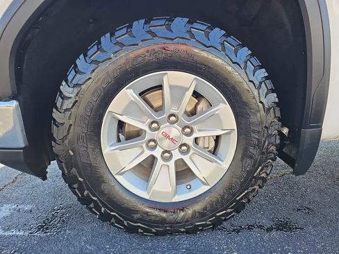 Used 2023 GMC Sierra 1500 SLE image 9