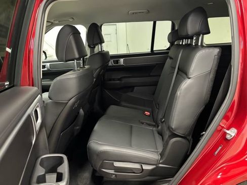 Used 2025 Hyundai Santa Fe SEL FWD image 17