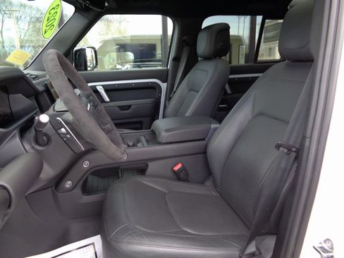 Used 2023 Land Rover Defender 110 V8 image 9