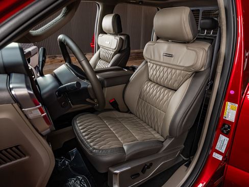 Used 2026 Ford F250 Platinum w/ Platinum Plus Package image 29