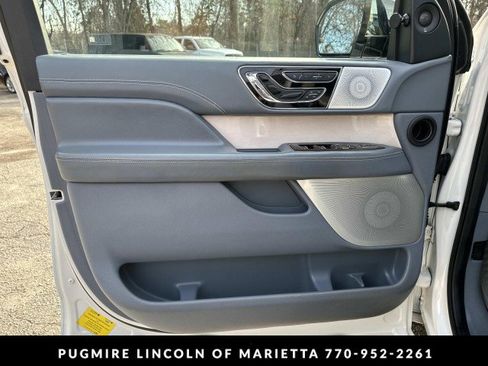 Used 2020 Lincoln Navigator L Black Label w/ Cargo Convenience Package image 10