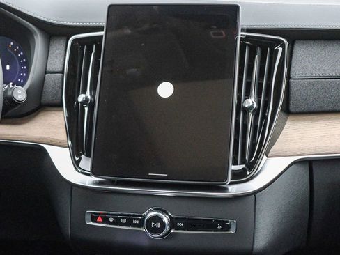 New 2026 Volvo XC90 B6 Plus w/ Protection Package image 24