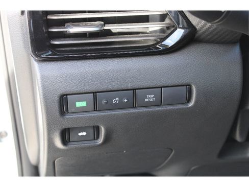 Used 2024 Nissan Sentra SV image 17