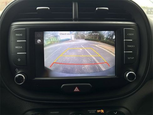 Certified 2022 Kia Soul LX w/ Technology Package image 35