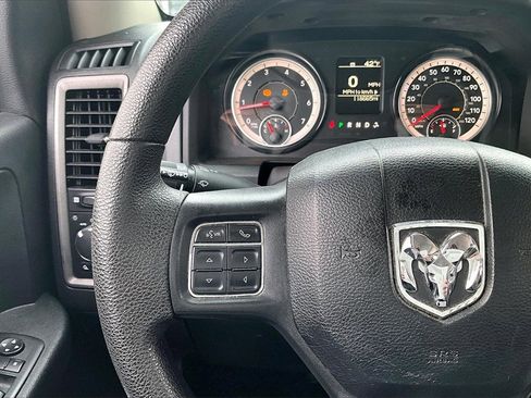 Used 2017 RAM 2500 Tradesman w/ Chrome Appearance Group image 12