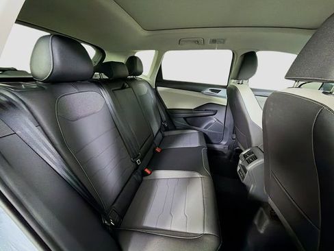 New 2026 Volkswagen Taos SE image 26