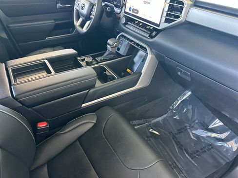 Used 2026 Toyota Tundra Limited AWD/4WD image 14