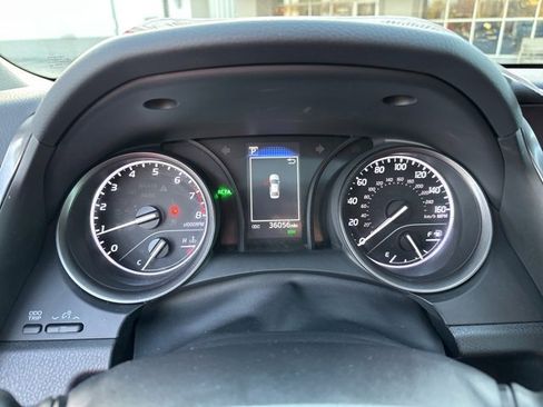 Used 2022 Toyota Camry SE image 10