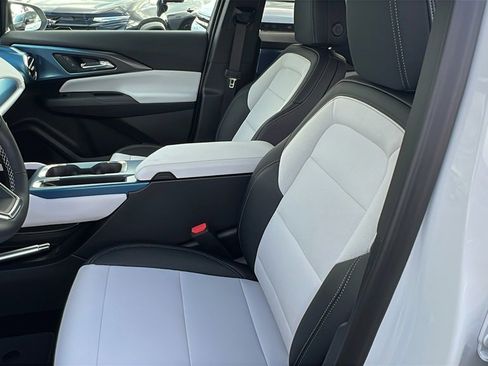 New 2026 Chevrolet Equinox EV LT image 15