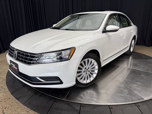 Used 2017 Volkswagen Passat 1.8T SE FWD image 2