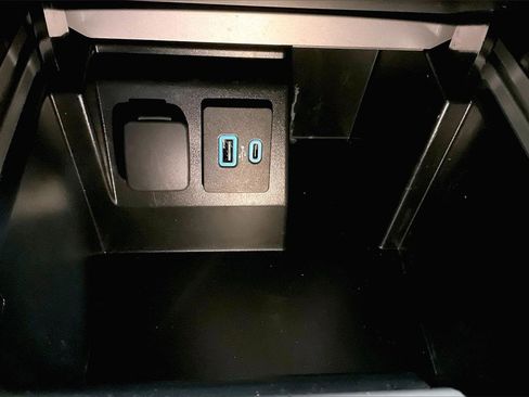 Certified 2023 Ford Explorer ST-Line image 31