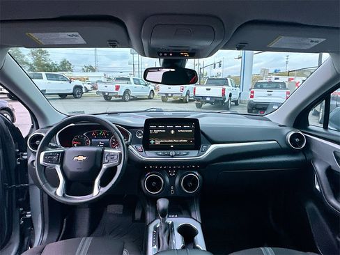 Used 2023 Chevrolet Blazer LT w/ Convenience Package image 3