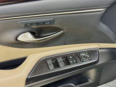 Used 2021 Lexus ES 350 w/ Premium Package FWD image 17