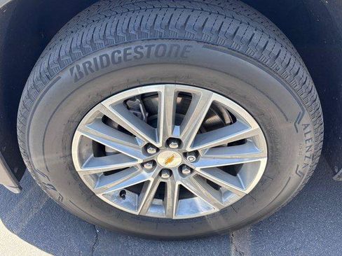 Used 2022 Chevrolet Traverse LT FWD image 6