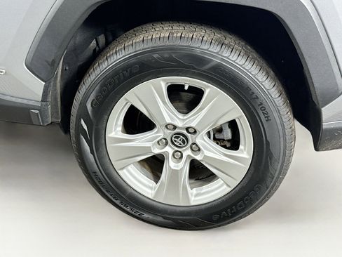 Certified 2021 Toyota RAV4 LE image 9