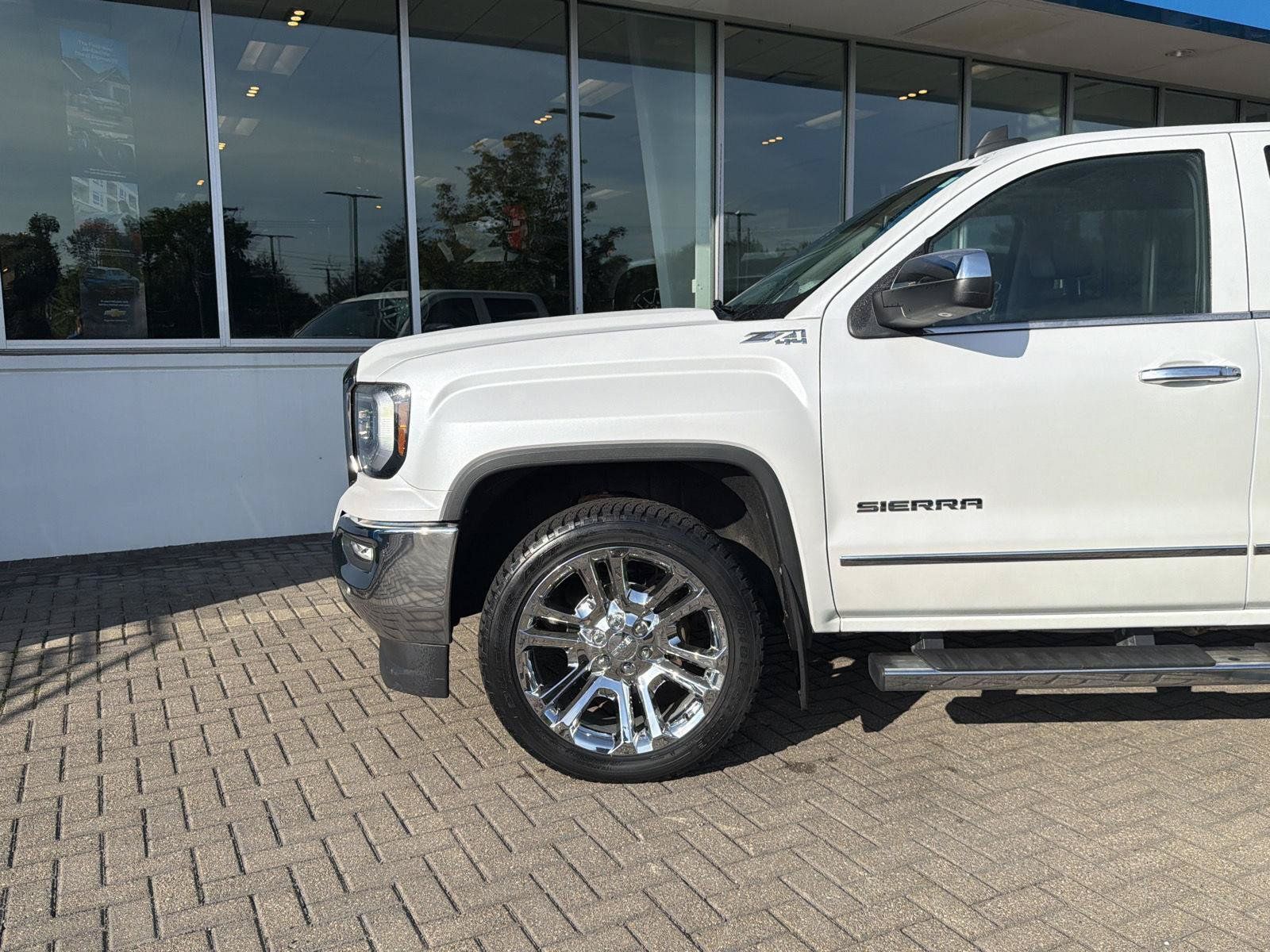 Used 2018 GMC Sierra 1500 SLT AWD/4WD image 9
