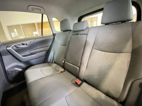 Used 2025 Toyota RAV4 XLE AWD/4WD image 24