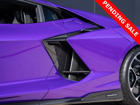 Used 2024 Lamborghini Revuelto image 21