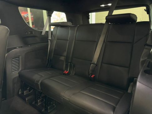 Used 2023 Cadillac Escalade ESV Luxury image 15