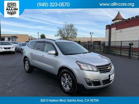 Used 2016 Chevrolet Traverse LT image 3