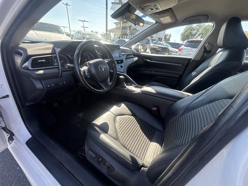 Used 2021 Toyota Camry SE FWD image 11