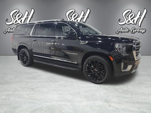 Used 2023 GMC Yukon XL SLT w/ SLT Premium Package AWD/4WD image 2