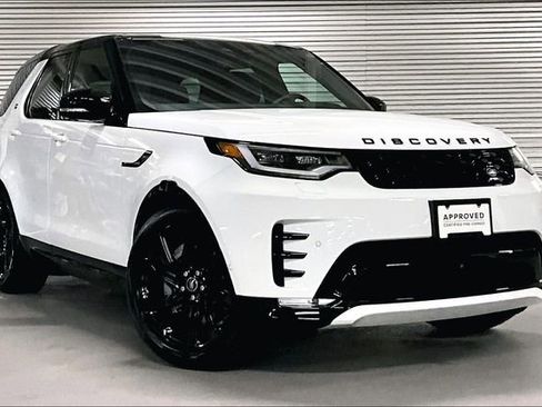 Certified 2025 Land Rover Discovery Dynamic SE AWD/4WD image 11
