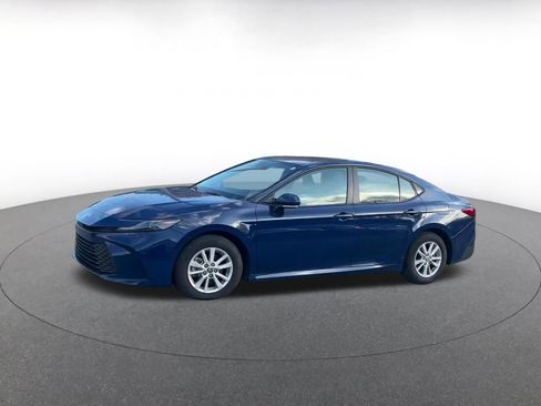 Used 2025 Toyota Camry LE image 8