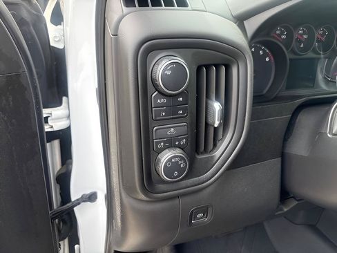 Used 2019 Chevrolet Silverado 1500 Custom Trail Boss w/ Custom Convenience Package AWD/4WD image 24