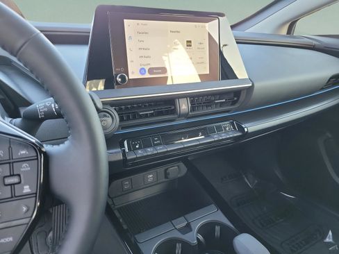 Used 2026 Toyota Prius FWD image 23