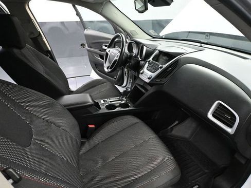 Used 2017 Chevrolet Equinox LT w/ Convenience Package image 43