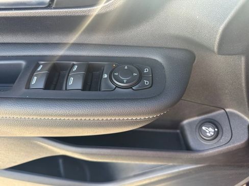 Used 2024 GMC Terrain Denali w/ Denali Premium Package image 19