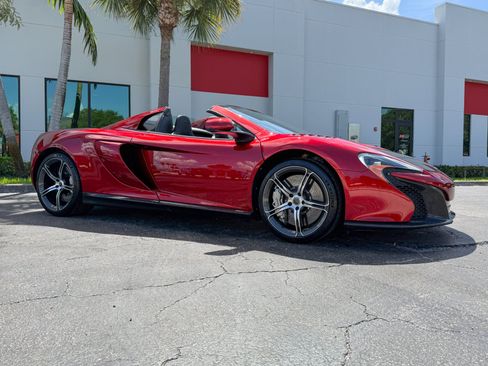 Used 2015 McLaren 650S Spider RWD image 5