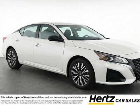 Used 2025 Nissan Altima 2.5 SV FWD image 1