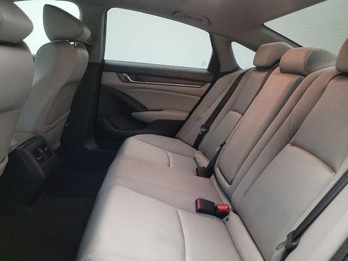 Used 2018 Honda Accord EX image 18