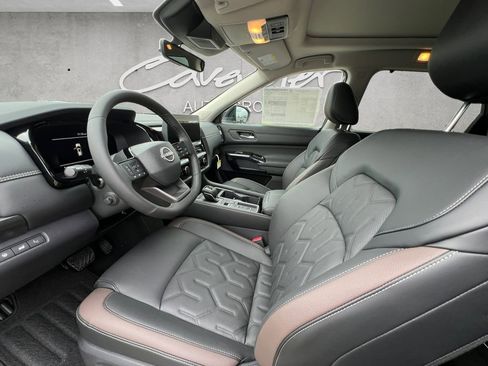 New 2026 Nissan Pathfinder Platinum w/ Cargo Package FWD image 20