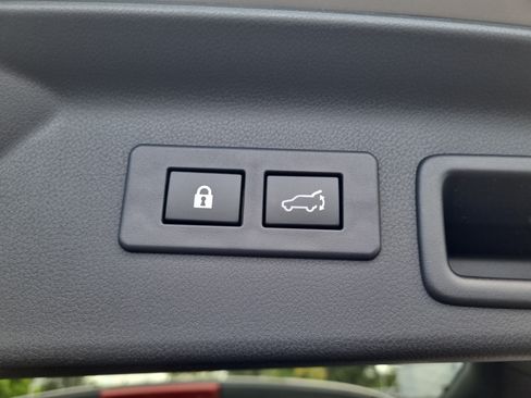 Used 2025 Subaru Forester Premium AWD/4WD image 9